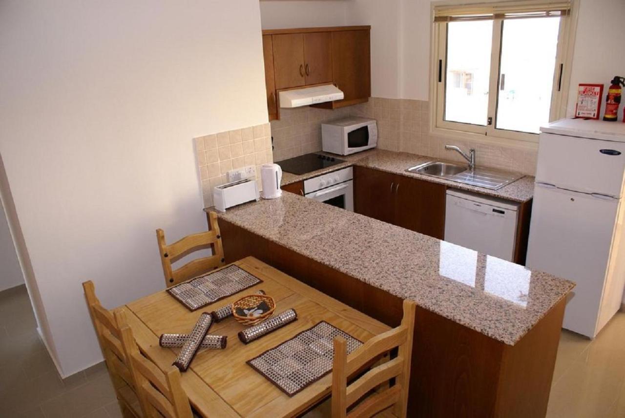 פאהיה Pleasantly Furnished Apartment B201 With Large Terrace, Wi-Fi & Android Tv מראה חיצוני תמונה