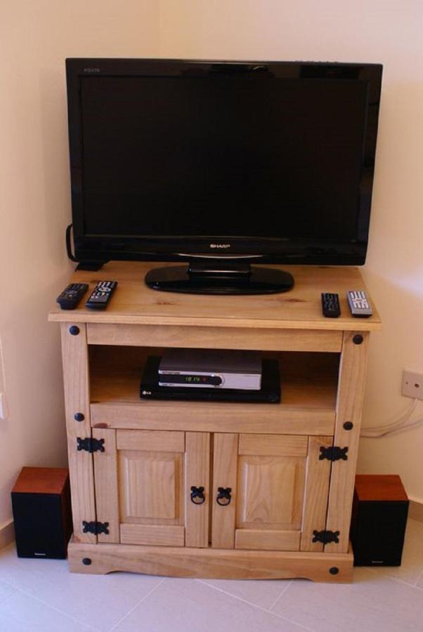 פאהיה Pleasantly Furnished Apartment B201 With Large Terrace, Wi-Fi & Android Tv מראה חיצוני תמונה